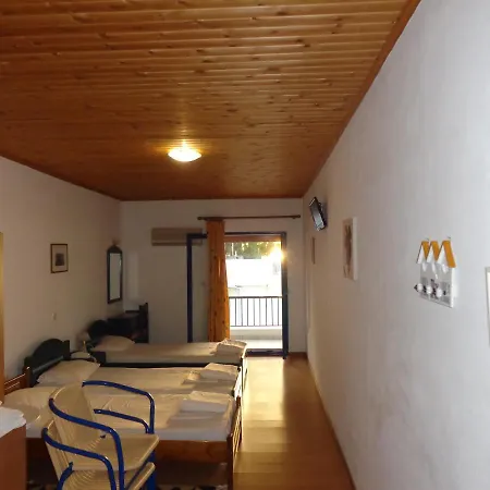 Porto Kairis Oreoi